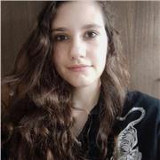 Estudiante universitaria con experiencia impartiendo clases de repaso. Puedo ayudar con cualquier materia de primaria, ESO y bachillerato humanístico, especialmente lenguas y filosofía